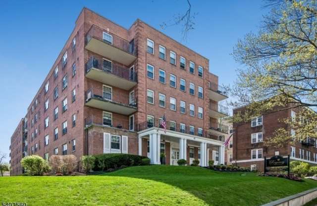 The Regency on Elm photos photos