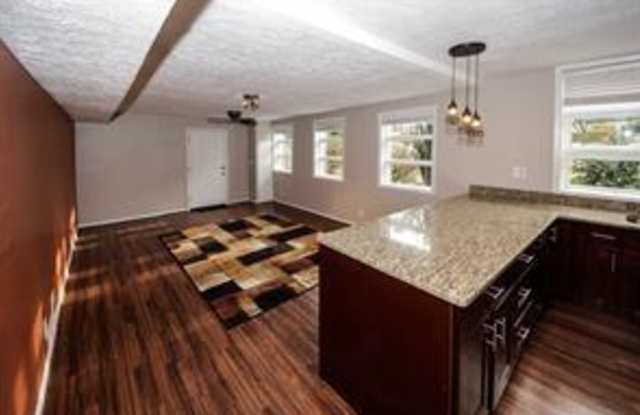 3680 admiral Drive Gallery 2