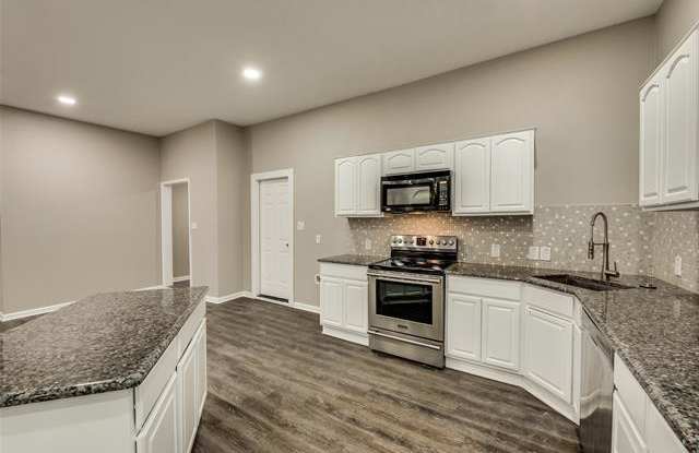 4921 Staples Avenue - 4921 Staples Avenue, Fort Worth, TX 76133