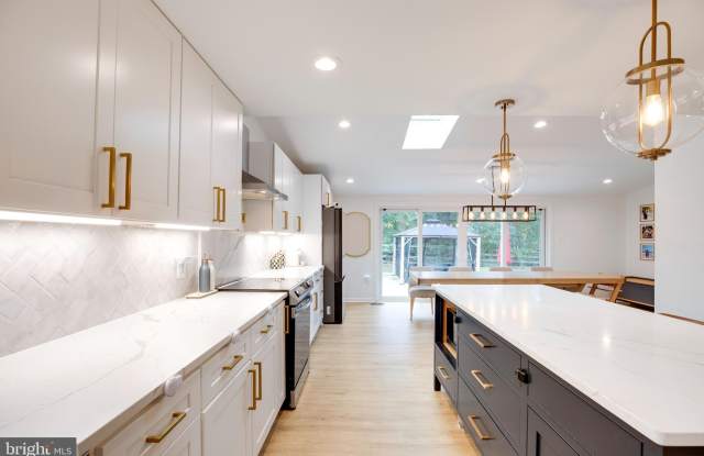 9587 LAURENCEKIRK PLACE photos photos