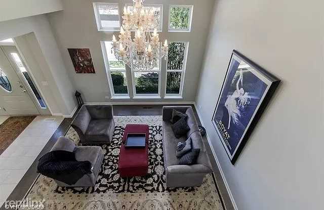 696 Rienzi Ln Gallery 3