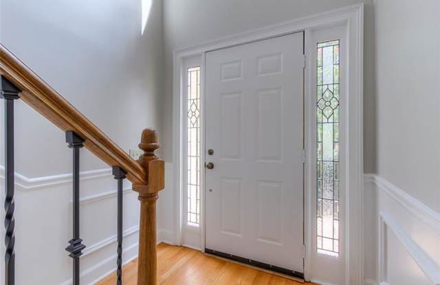 895 Embassy Court NE Gallery 4