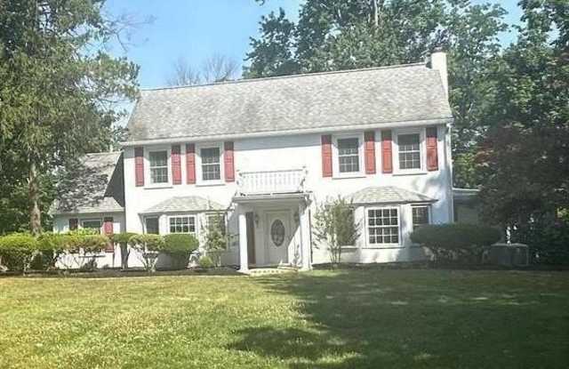 108 W KNOWLTON ROAD - 108 West Knowlton Road, Delaware County, PA 19063