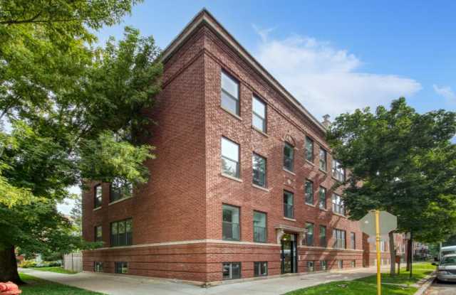 1658 W Summerdale photos photos