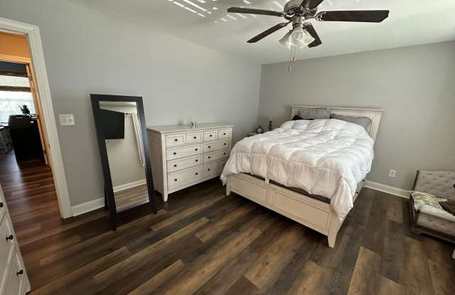 205 S Pointe Drive Gallery 4