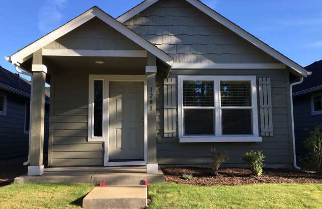 1281 W Rail Way - 1281 West Rail Way, Sisters, OR 97759
