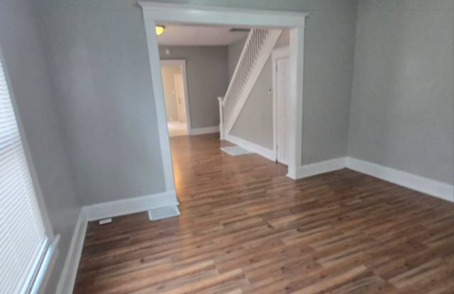 Newly Updated Two Bedroom Near 10th & Sherman Gallery 4