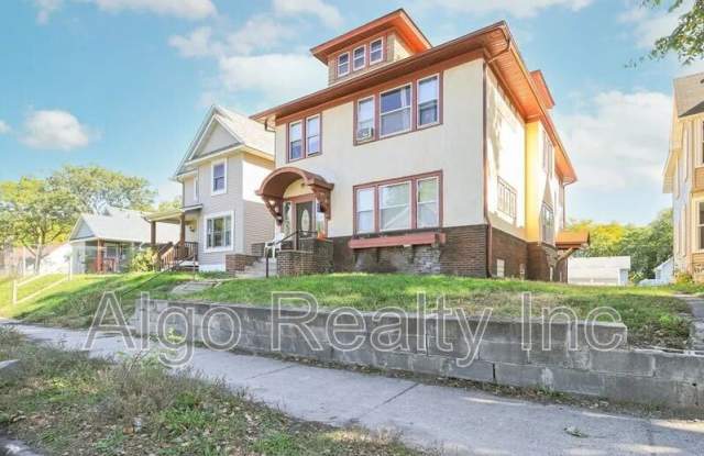 2646 Dupont Avenue North - 2 photos photos