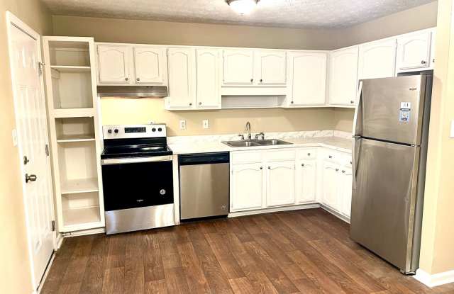 Charming 2-Bedroom Townhome in Fayetteville, GA! - 145 Meadowbrook Court, Fayetteville, GA 30215