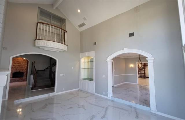 1806 Cottonwood Valley Circle S Gallery 3