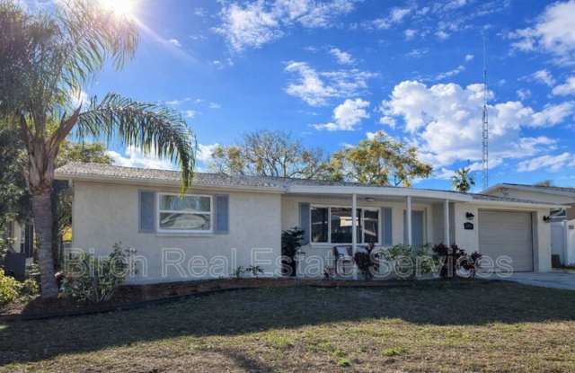 5171 Greenwood St photos photos