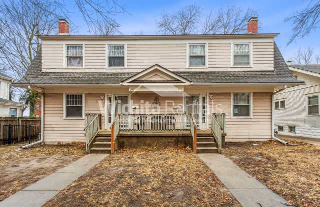 2 bedroom duplex - College Hill - 211 North Holyoke Street, Wichita, KS 67214