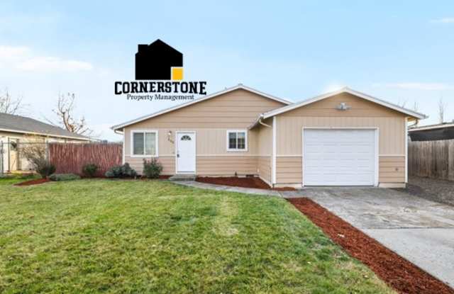 106 North Buchanan Avenue - 106 North Buchanan Avenue, Eagle Point, OR 97524