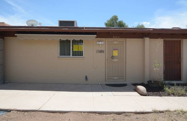Well Maintained 2 Bedroom 1 Bath Townhouse! East Tucson Location! photos photos
