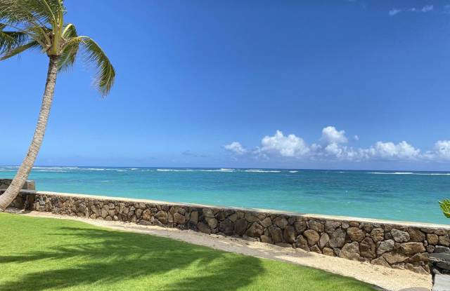 Oceanfront Home on Oahu's North Shore with Spa. Hale Oka Nunu Gallery 3