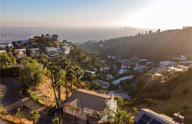 2019 Sunset Plaza Drive photos photos