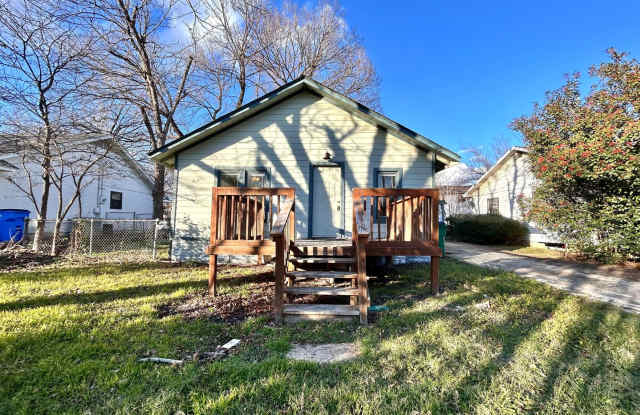Charming 2BR / 1BA Home with Laundry Room  Spacious Backyard photos photos
