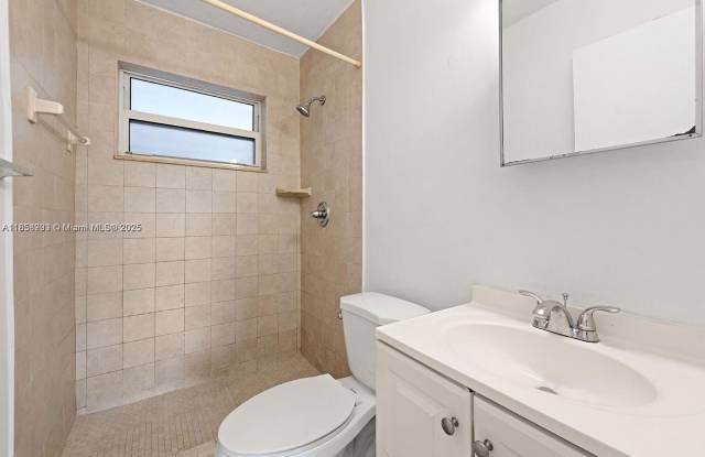 517 NW 18th Ave photos photos