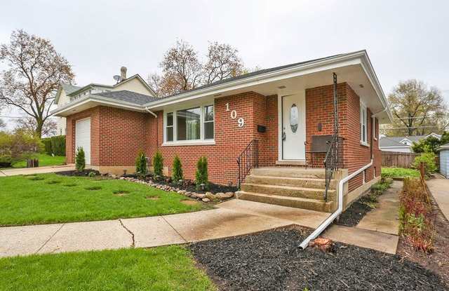 109 South Plum Grove Road Gallery 2