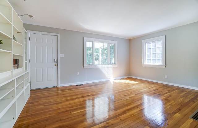 117 Sharon Springs Drive Gallery 3