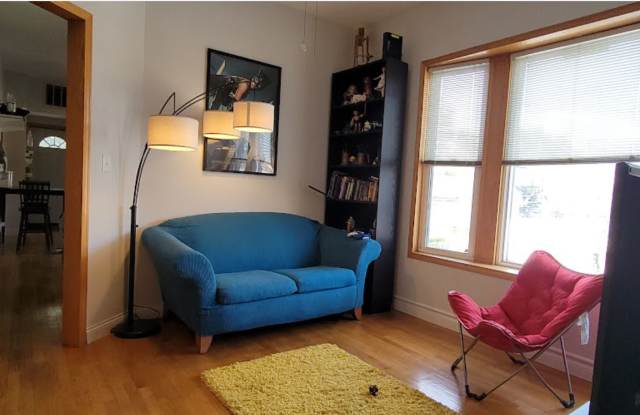 2700 W Chicago Ave photos photos