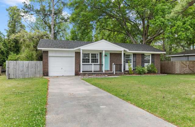 Charming 3 bedroom Available Now photos photos