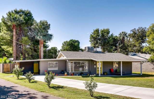 Remodeled 2 bedroom, 2 bathroom home with bonus room located in the Camelback Corridor photos photos