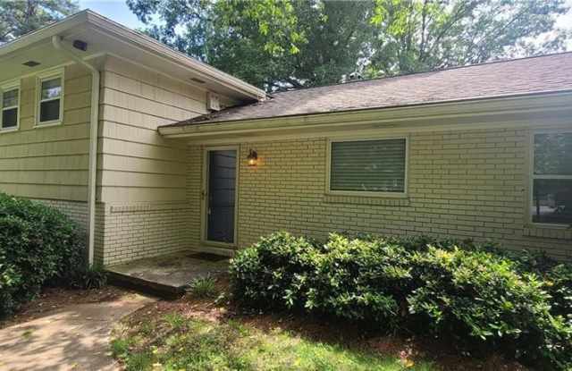 704 Park Lane Gallery 2