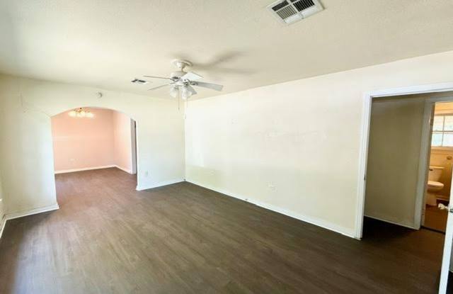 3716 Parkwood St. Gallery 3