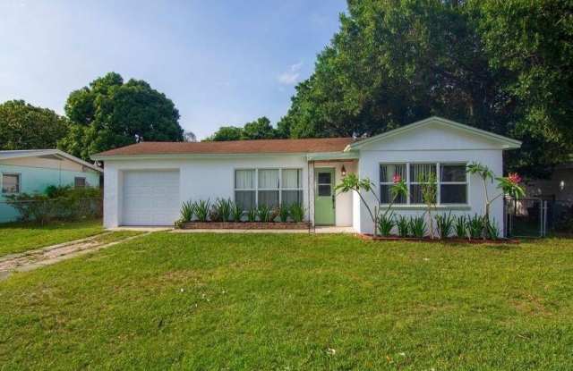 1706 Paseo Avenue - 1706 Paseo Avenue, Fort Pierce South, FL 34982 1706 Paseo Avenue - 1706 Paseo Avenue, Fort Pierce South, FL 34982