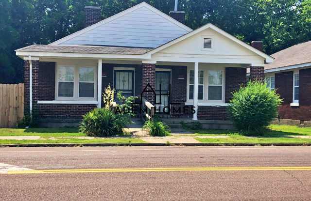 Spacious 2 Bedroom Home in a Central Location!! - (Duplex) photos photos