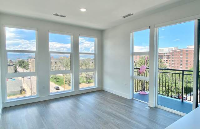 Luxury Top-Floor Condo with Stunning Mountain & City Views Gallery 4