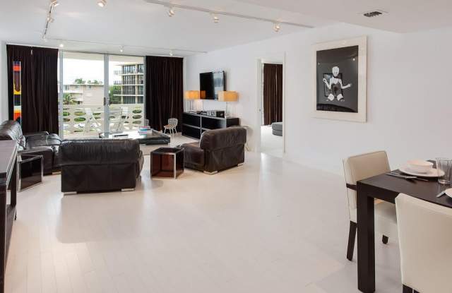 100 Sunrise Avenue Gallery 3