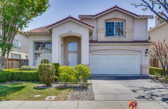 Comfort  Convenience in Santa Clara – Fresh Interior Paint - Luxury Vinyl Plank Floors - AC  Yard - Pets Welcome photos photos
