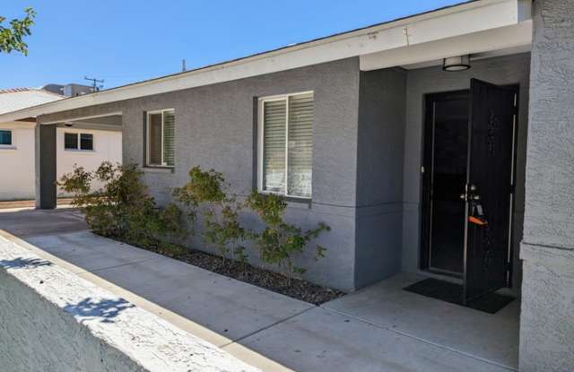 907 East Rose Lane Gallery 3