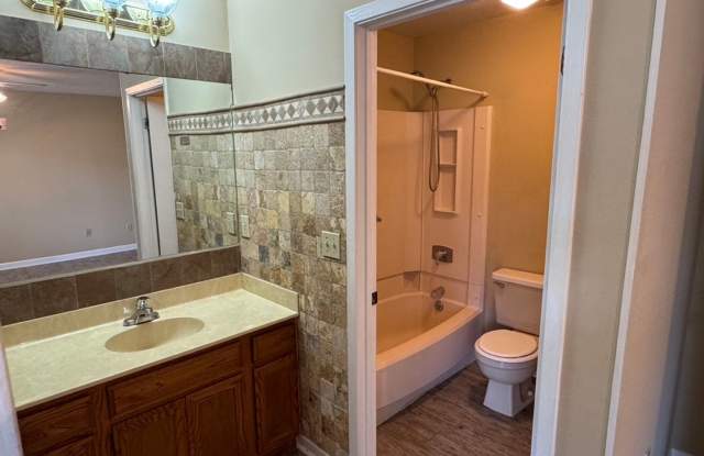 2-Bedroom, 2-Bath Corner-Lot Home for Rent in Niceville, FL Gallery 4