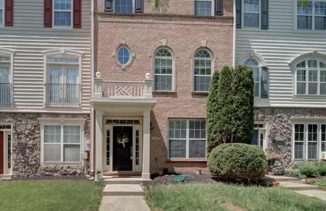 22942 ROSE QUARTZ SQUARE photos photos