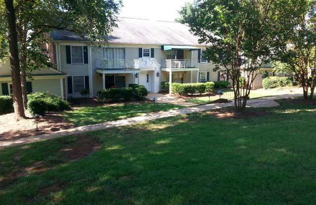 Two Bedroom two bath with a study. Condo in Quail Hollow Estates! photos photos