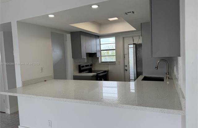 1333 E Hallandale Beach Blvd photos photos