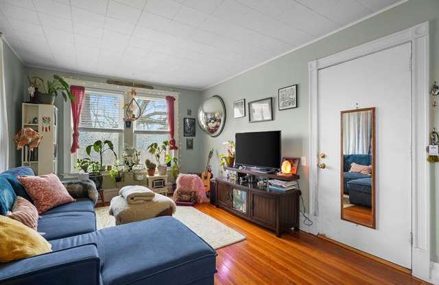 1140 East Johnson Street - 4 Gallery 2