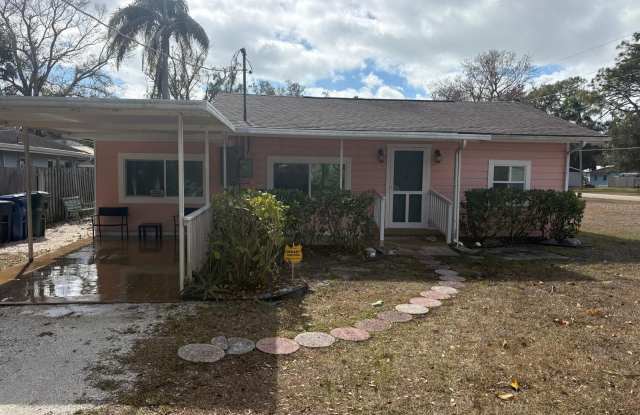 304 MOUNT PLEASANT ROAD - 304 Mount Pleasant Road, Laurel, FL 34275