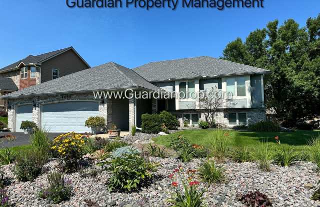 Eagan Single Family Home, 3 Car Garage, Large Deck and Patio, Lawn Care Included photos photos