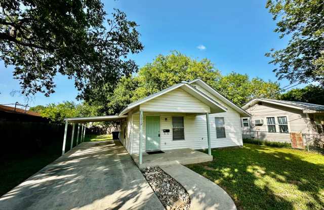 2/1 Home in Kerrville photos photos