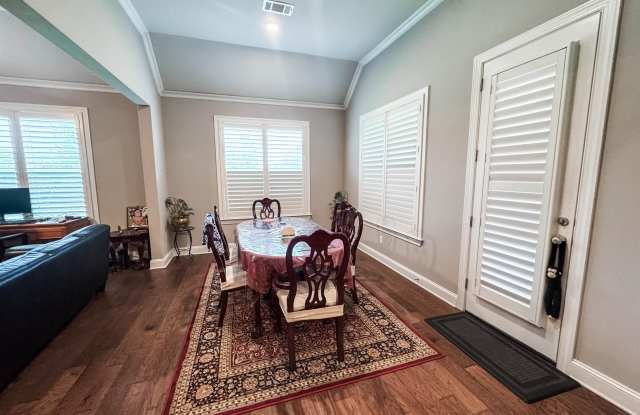 452 TENDER OAKS Ln N Gallery 3