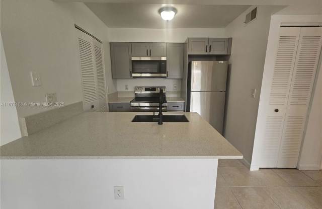 1247 Southwest 46th Avenue photos photos