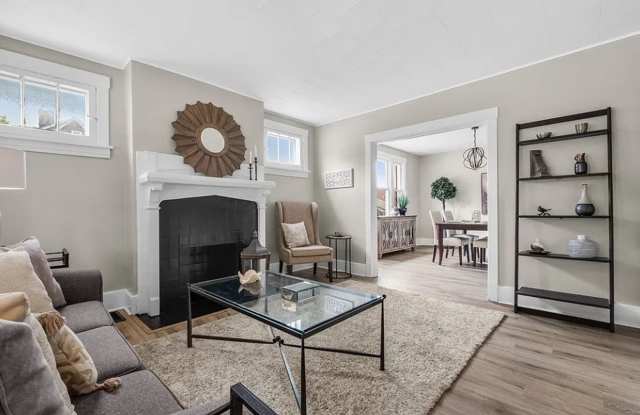 GORGEOUS & UPDATED - 3 BR, 1 Bath Attached-House - Swissvale Gallery 1