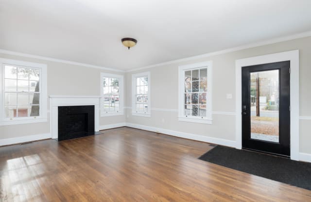 1034 Charlotte Avenue - 1034 Charlotte Avenue, Rock Hill, SC 29732