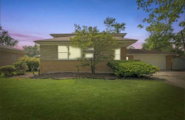 16030 University Ave - 16030 University Avenue, South Holland, IL 60473