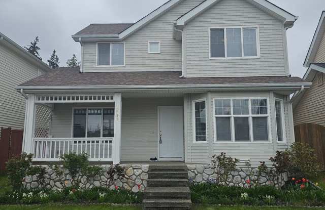 Renton highlands 2 story home for rent, 3 bedroom 2.5 bath, Avail June 10th 2025! photos photos