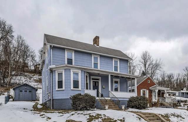 4 bedroom beauty in Canon-Mac! photos photos